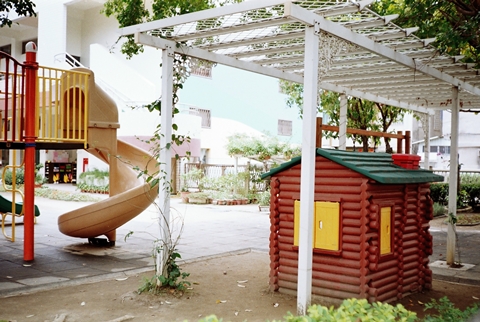 r001-002.jpg