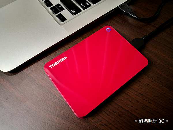 TOSHIBA Canvio Advance V9 1TB USB 3.0 2.5 吋外接式行動硬碟開箱 (7).png