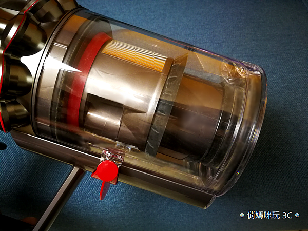 Dyson Cyclone V10 開箱(俏媽咪) (23).png