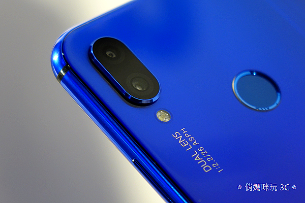 HUAWEI nova 3、nova 3i (俏媽咪玩3C) 開箱 (23).png