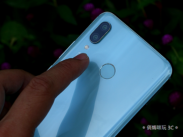 HUAWEI nova 3、nova 3i (俏媽咪玩3C) 開箱 (2).png