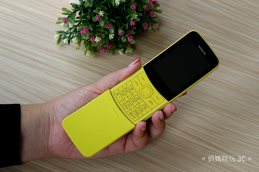 NOKIA 8110 4G 版開箱(俏媽咪玩3C) (6).png