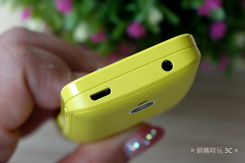 NOKIA 8110 4G 版開箱(俏媽咪玩3C) (10).png