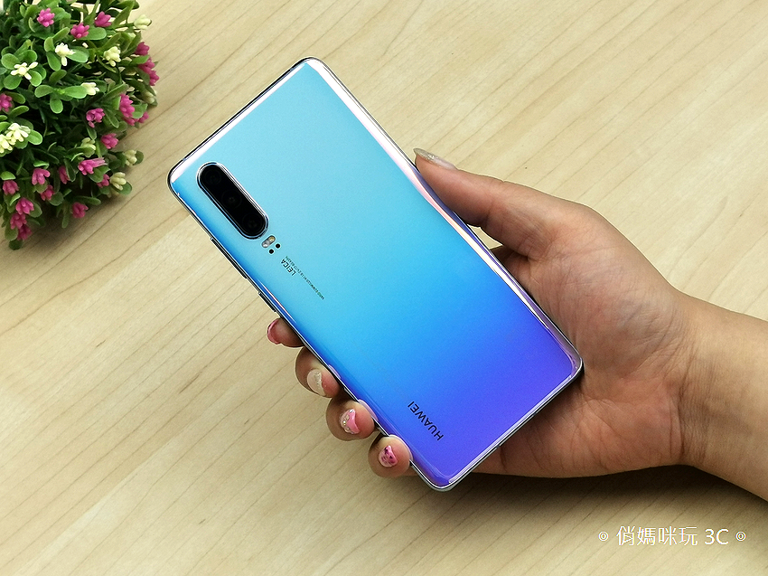 HUAWEI P30 開箱 (俏媽咪玩 3C) (2).png