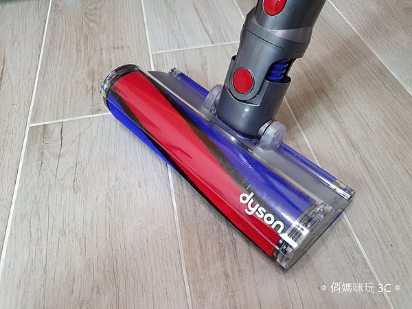 戴森 Dyson V11 Absolute+ 無線吸塵器開箱 (俏媽咪玩 3C) (21).png