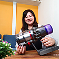 戴森 Dyson V11 Absolute+ 無線吸塵器開箱 (俏媽咪玩 3C) (31).png