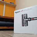 戴森 Dyson V11 Absolute+ 無線吸塵器開箱 (俏媽咪玩 3C) (3).png