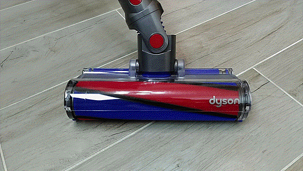 戴森 Dyson V11 Absolute+ 無線吸塵器開箱 (俏媽咪玩 3C) (57).gif