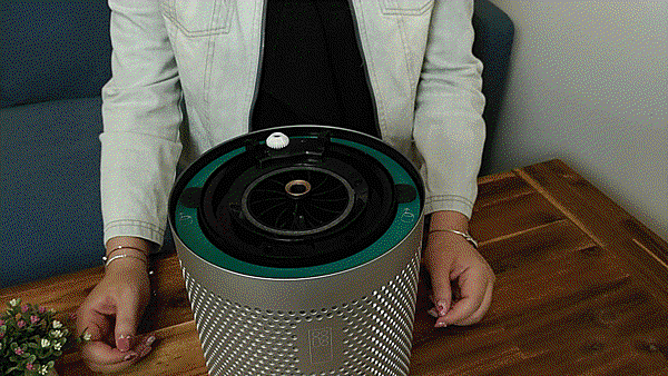 Dyson 戴森 Pure Cool Me 個人空氣清淨風扇開箱 (俏媽咪玩 3C) (32).gif