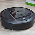 iRobot Roomba i7+ 掃地機器人開箱 (俏媽咪玩 3C) (11).png