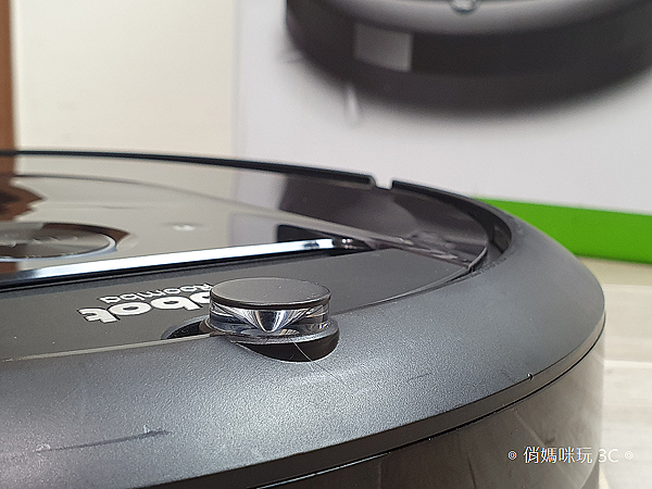 iRobot Roomba i7+ 掃地機器人開箱 (俏媽咪玩 3C) (12).png