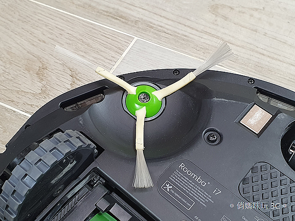 iRobot Roomba i7+ 掃地機器人開箱 (俏媽咪玩 3C) (17).png