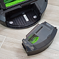 iRobot Roomba i7+ 掃地機器人開箱 (俏媽咪玩 3C) (19).png