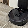 iRobot Roomba i7+ 掃地機器人開箱 (俏媽咪玩 3C) (36).png