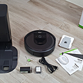 iRobot Roomba i7+ 掃地機器人開箱 (俏媽咪玩 3C) (2).png