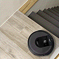 iRobot Roomba i7+ 掃地機器人開箱 (俏媽咪玩 3C) (38).gif