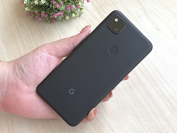 Google Pixel 4a 開箱(俏媽咪玩3C) (8).png