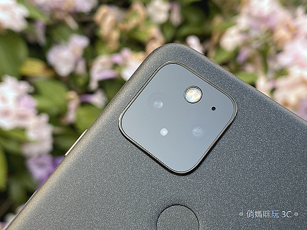 Google Pixel 5 開箱 (俏媽咪玩 3C) (39).png