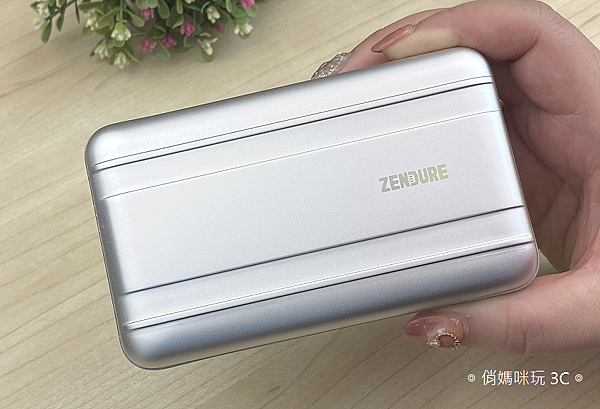 Zendure SuperTank Pro 行動電源開箱 (俏媽咪玩3C) (12).png