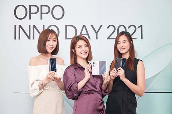 OPPO Find N在台初亮相，左至右分別是雲端(白)、浮光(紫)、星夜(黑)三種配色.jpg