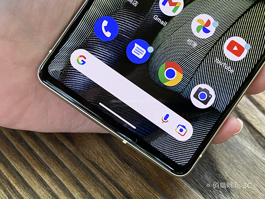 Google Pixel 7 開箱 (俏媽咪玩 3C) (10).png
