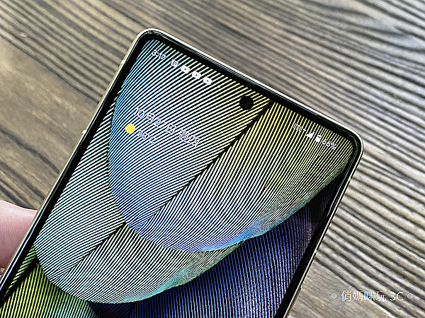 Google Pixel 7 開箱 (俏媽咪玩 3C) (9).png