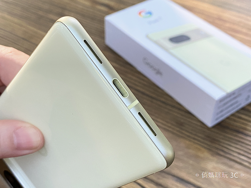 Google Pixel 7 開箱 (俏媽咪玩 3C) (13).png