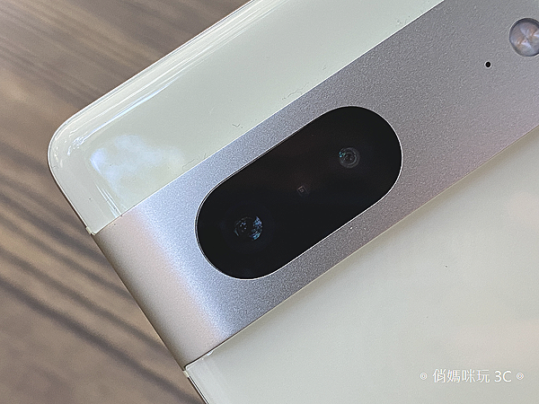 Google Pixel 7 開箱 (俏媽咪玩 3C) (16).png