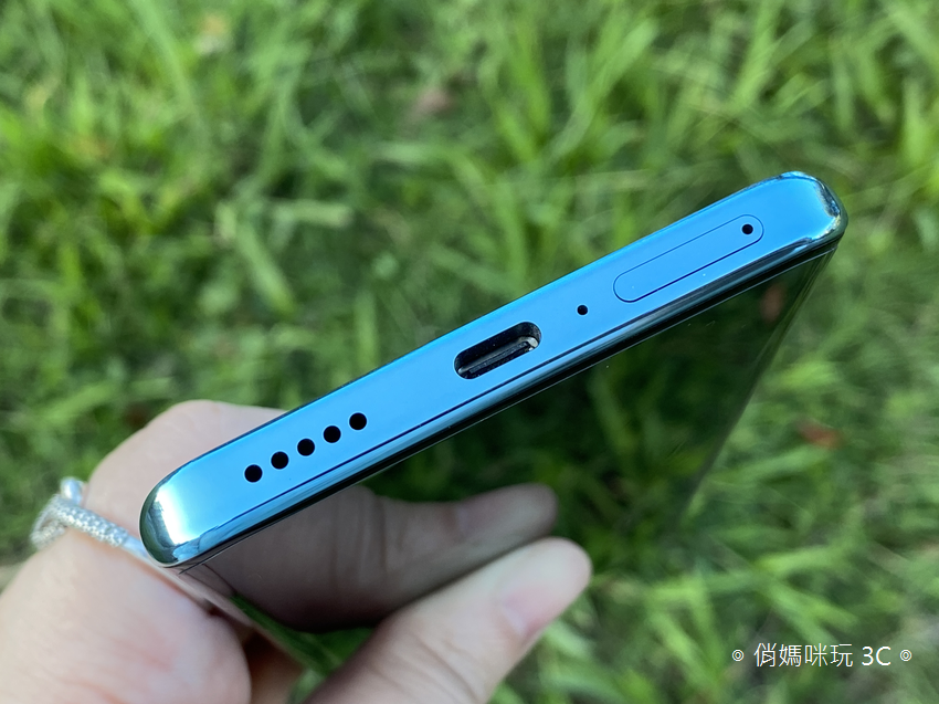 vivo V25 Pro 開箱 (俏媽咪玩 3C) (7).png