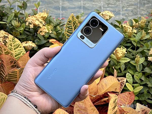 vivo V25 Pro 開箱 (俏媽咪玩 3C) (16).png