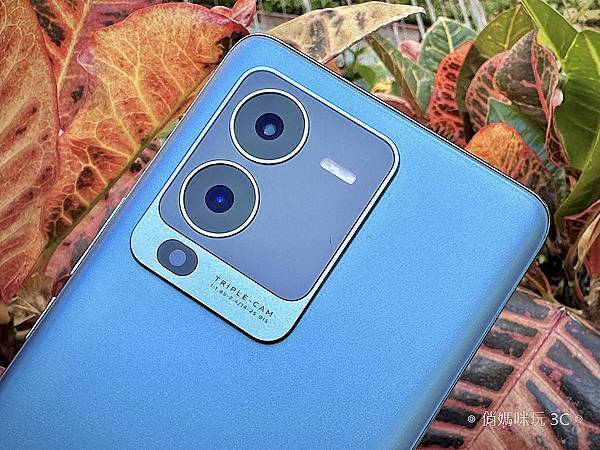 vivo V25 Pro 開箱 (俏媽咪玩 3C) (30).png