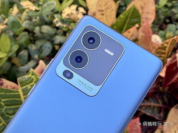 vivo V25 Pro 開箱 (俏媽咪玩 3C) (21).png