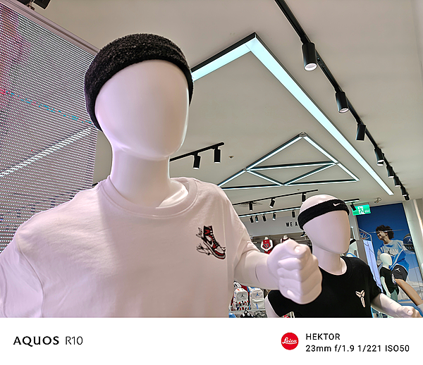 SHARP 夏普 AQUOS R10 智慧型手機開箱-相機拍照分享心得 (俏媽咪玩3C) (36).png