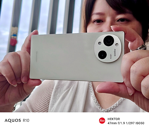 SHARP 夏普 AQUOS R10 智慧型手機開箱評測心得分享 (俏媽咪玩3C) (14).png