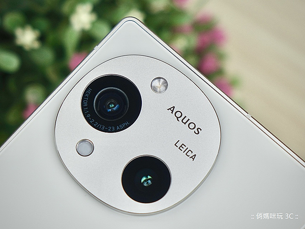 SHARP 夏普 AQUOS R10 智慧型手機開箱評測心得分享 (俏媽咪玩3C) (7).png