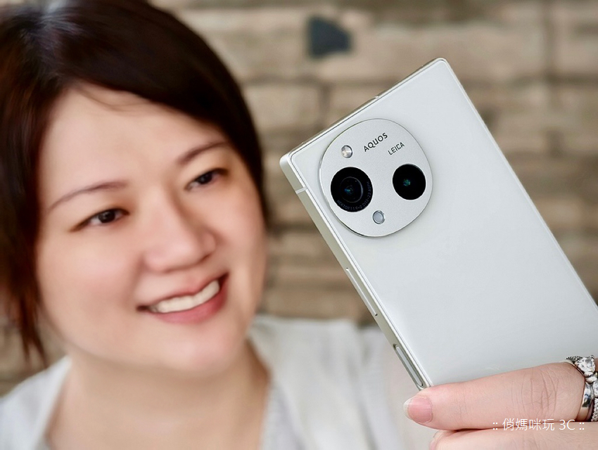 SHARP 夏普 AQUOS R10 智慧型手機開箱評測心得分享 (俏媽咪玩3C) (12).png