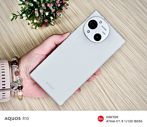 SHARP 夏普 AQUOS R10 智慧型手機開箱評測心得分享 (俏媽咪玩3C) (11).png
