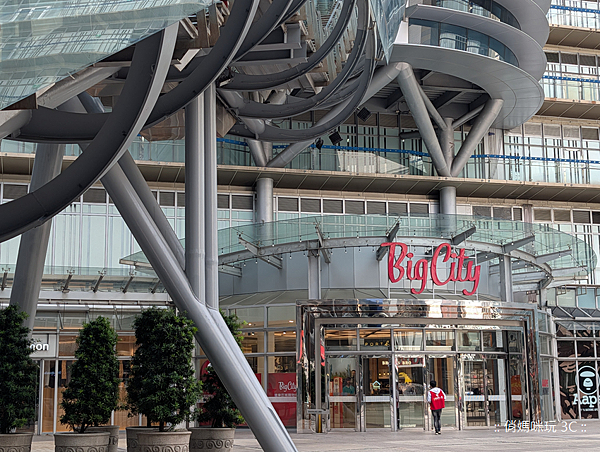 Google Pixel 10 Pro 智慧型手機開箱-相機拍照分享心得 (俏媽咪玩3C) (6).png