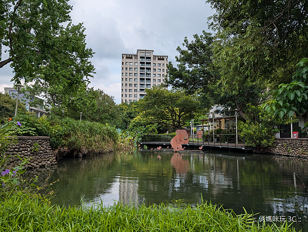 Google Pixel 10 Pro 智慧型手機開箱-相機拍照分享心得 (俏媽咪玩3C) (18).png