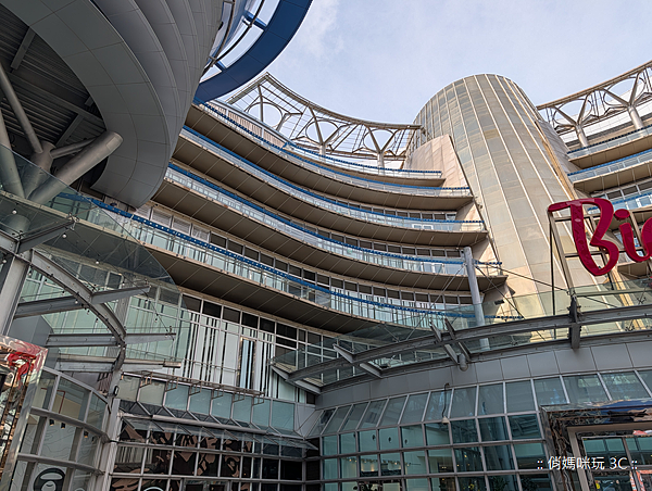 Google Pixel 10 Pro 智慧型手機開箱-相機拍照分享心得 (俏媽咪玩3C) (1).png