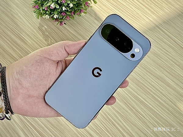 Google Pixel 10 Pro 智慧型手機開箱評測心得分享(俏媽咪玩3C) (20).png