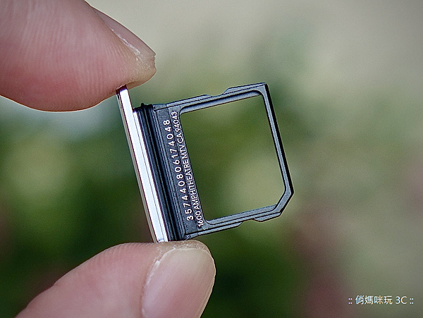 Google Pixel 10 Pro 智慧型手機開箱評測心得分享(俏媽咪玩3C) (3).png