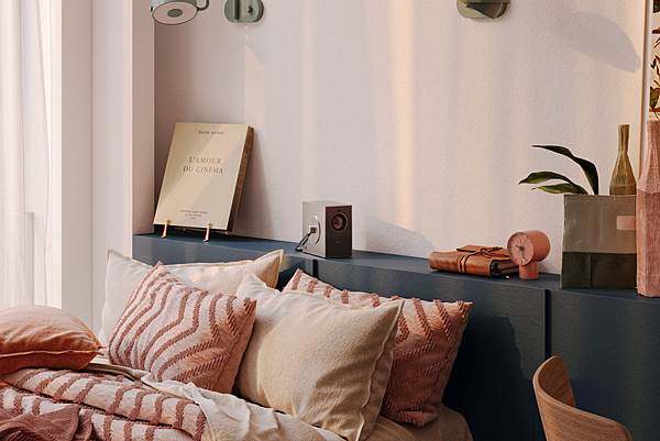 【新聞圖片7】LG CineBeam Q 小銀河Plus 4K 微型投影機輕巧美型，更可根據牆面顏色自動調整成色.png