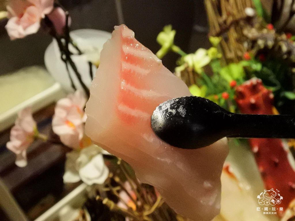 美食推薦 桃園 魯山人 和風壽喜鍋物桃園店 桃園火車站美食餐廳吃到飽新開幕火鍋 壽喜燒 飲料吧 冰淇淋無限吃到飽附設獨立包廂 免費usb充電插座桃園必吃美食推薦 美食推薦 桃園 魯山人 和風壽喜鍋物桃園店 桃園火車站美食餐廳吃到飽新開幕火鍋 壽喜燒 飲料吧 冰淇淋無限吃到飽附設獨立包廂 免費usb充電插座桃園必吃美食推薦