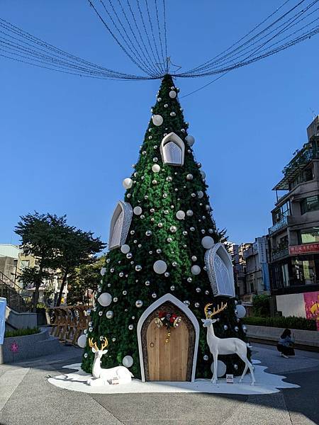 飛翔皮卡丘計畫-捷運大安森林公園站.捷運中山線形公園-13.jpg