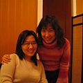 我生日啦!!韓國學妹Kayla(左)和學姊Sandra(右)