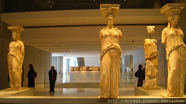 The ladies moved from Akropolis to its museum (separated from their friends who now live in London)