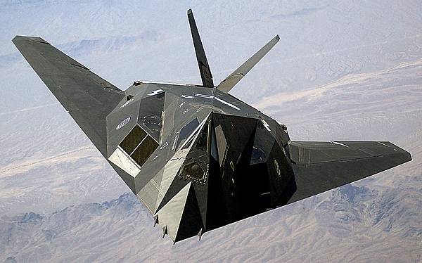 F-117_Nighthawk_Front