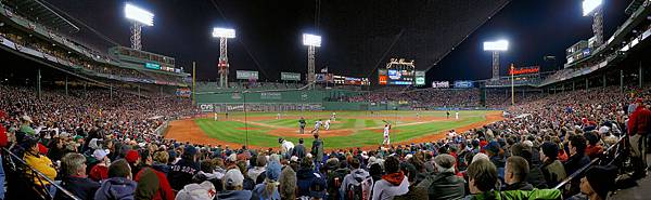 Fenway Park本壘後方觀眾席照的pano(全景)圖.jpg