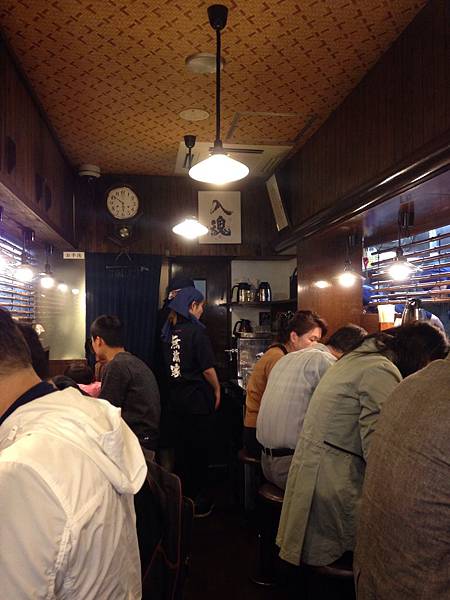 店裡 (2) 店裡 (2)